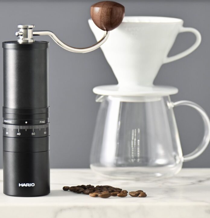 挽きやすい設計の「Coffee Grinder・PRO」（HARIO社）
