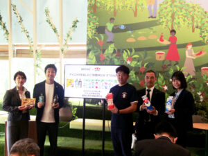 左からハンクス香里氏吉岡修平氏富澤裕敏氏天野琢氏寺崎優喜氏 左からハンクス香里氏、吉岡修平氏、富澤裕敏氏、天野琢氏、寺崎優喜氏
