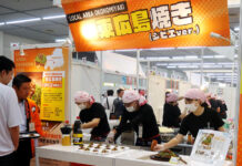 戦後80年、広島発の提案に力 誕生まもない“ご当地焼”も オタフクソース 「お好み焼提案会」が行われた