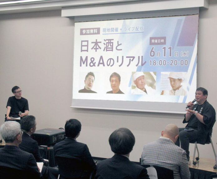 生駒龍史氏㊧と対談する田中文悟氏