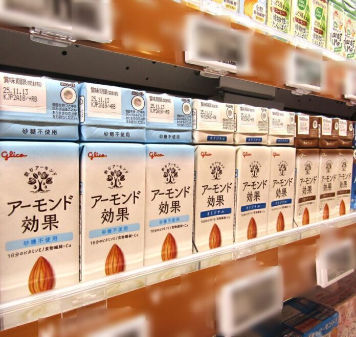 売場に並ぶ「アーモンド効果」