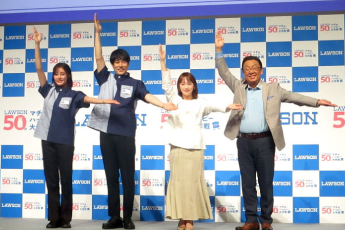 左から王林さん、松山ケンイチさん、川栄李奈さん、梅沢富美男さん