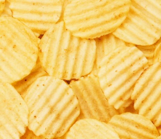 崩壊感のある波型のクリンクルカットのチップス