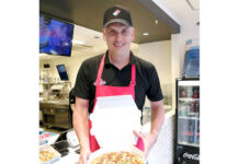 ドミノ・ピザ ジャパン ピザ競合増加もポジティブに 扉の向こうに幸せを マーティン・スティーンクスCOO マーティン・スティーンクス氏