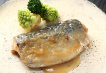 ヤヨイサンフーズ さばの中骨まで軟らかく 新製法で資源を有効活用 「骨までやわらか 国産さば味噌煮」