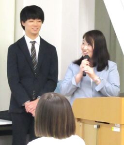 講師役と務めた研究本部知的財産部商標Gの鈴木聖子さん右と研究本部知的財産部特許Gの中野佑哉さん 講師役と務めた研究本部知的財産部商標Gの鈴木聖子さん(右)と研究本部知的財産部特許Gの中野佑哉さん