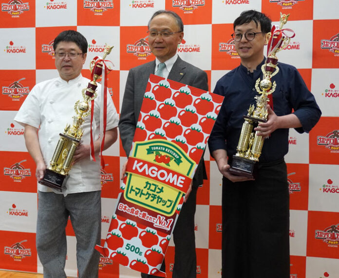 写真左から加藤良夫代表、山口聡社長、入江浩史代表