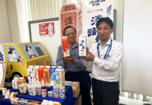 淡路島牛乳 淡路の文化を乳製品にのせて モーツァルト牛乳、藻塩プリンに注目 左から鳥井俊廣社長、販売部次長の柏木順二氏