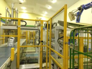 荒茶の投入工程に導入された自動開梱機