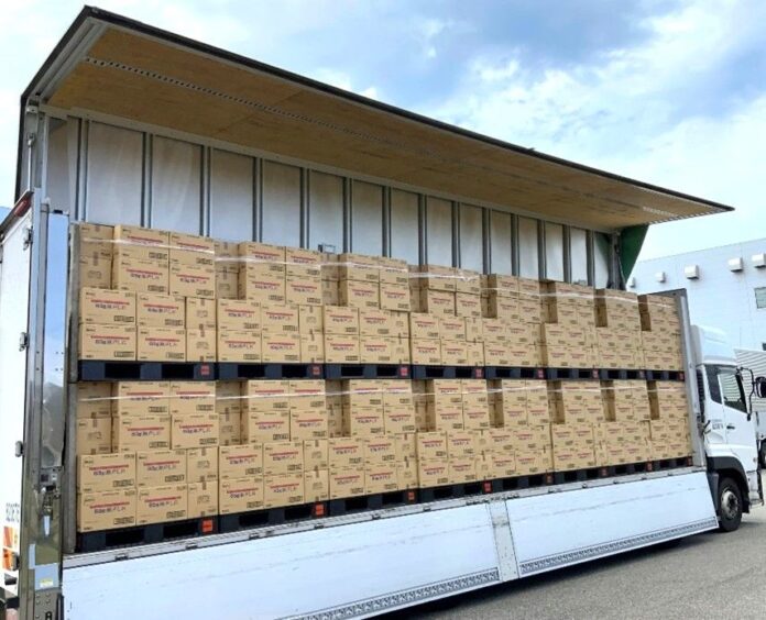 パレット化したトラックの荷台