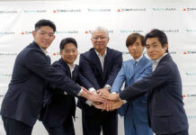 神明HD 舞台ファームと業務提携 「儲かる農業」の仕組みづくりへ 針生信夫社長(中央)、藤尾益雄社長(右隣)ら