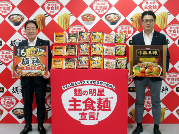 豊留昭浩社長㊧と木所敬雄取締役