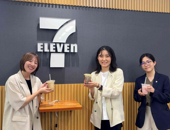 左から味の素AGF広域支社第三営業グループの柿沼妃伽氏、西尾氏、プライムデリカ商品本部フードイノベーション部の残間楓係長