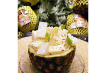 台湾の希少果実「ミルクパイン」をPR 芯まで食べられる「ミルクパイン」