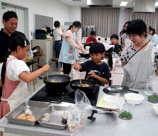 親子で楽しく調理