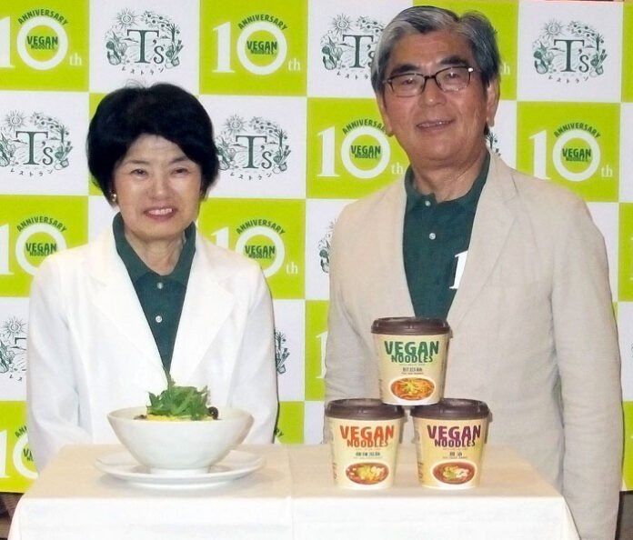 大久保慶一社長（右）と下川祠左都オーナー