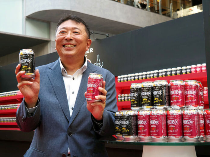 ポップアップバーの開幕イベントで高橋徹也氏（17日）
