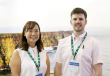 アイルランド産魚介類 日本市場開拓へ今年もシーフードショー出展 ボード・ビアのバリフ香蓮氏㊧とジョー・ムーア氏