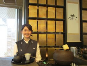 茶々水 SASUI 伊藤園の曽根田美稀店長 「茶々水 SASUI 伊藤園」の曽根田美稀店長
