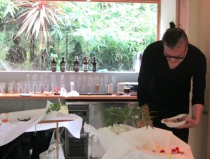 出張料理人・現代美食家のソウダルア氏