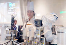 未来の遠隔調理 エア・ウォーターが万博でジェラート作り実演 遠隔調理の可能性を示したミライのジェラート作り