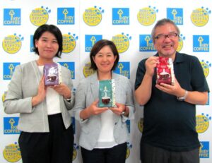 キーコーヒーの阿部氏中央福永氏左角川アスキー総合研究所の玉置氏 キーコーヒーの阿部氏(中央)、福永氏(左)、角川アスキー総合研究所の玉置氏