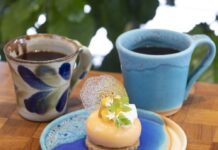 ネスレ日本、沖縄コーヒーを発信 産地直送・体験型カフェで 沖縄県産コーヒーを使用したブレンドコーヒーと沖縄県うるま市出身 4 人組グループ「HY」考案のスイーツ