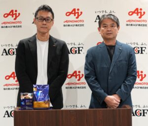 中澤正規常務執行役員（右）と伊藤英郎執行役員