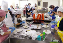 名古屋で食育・料理教室 真誠・佐藤醸造も協力 いろいろな具材をまぜておにぎりに