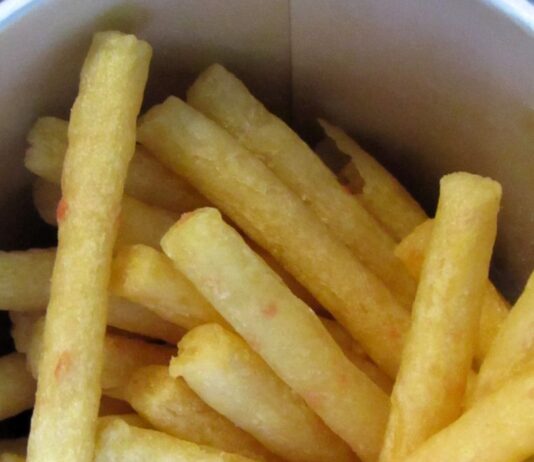 周年記念商品「じゃがりこ ベーコンバター醤油味」の中身