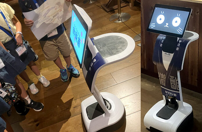 案内役はロボット