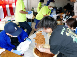 みそ詰め放題、みそ蔵見学も 竹屋「秋の感謝祭」 大盛況で過去最高売上