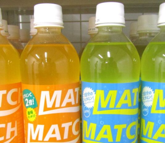 「マッチ」と「ビタミンみかん」（左）