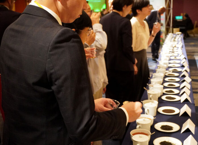 オークション前に行われたテイスティング