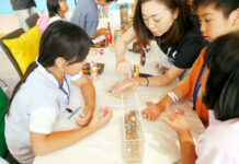 万博でリサイクル体験 日本テトラパックが紙の循環体験ワークショップ 万博でリサイクル体験 日本テトラパックが紙の循環体験ワークショップ