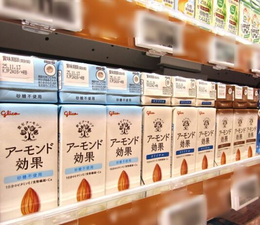 売場に並ぶ「アーモンド効果」