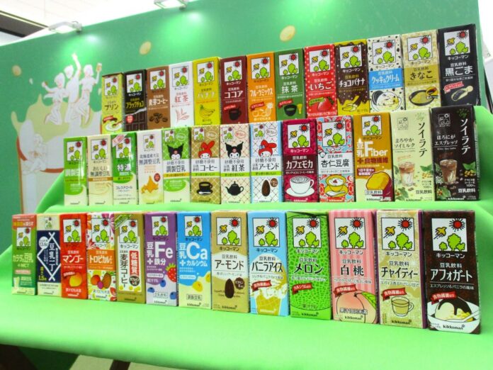 会場では「キッコーマン豆乳」の200mlパック全種類を販売