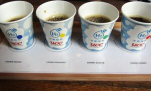 抽出されたオリジナル水素焙煎コーヒー