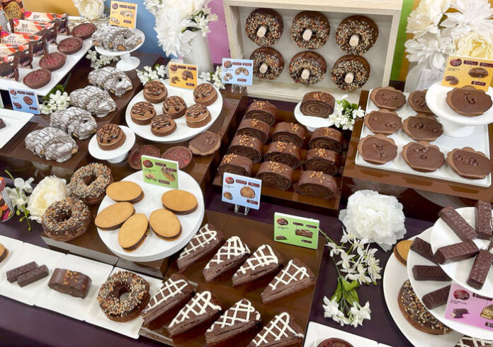 「ファミマがチョコだらけ！」展示