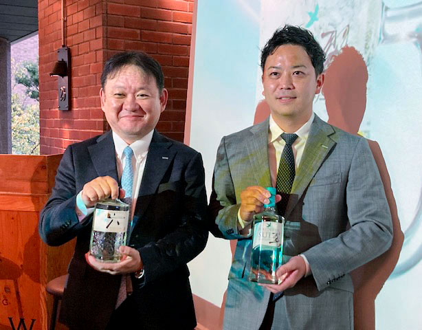 近畿営業本部大阪統括支社・藤島弘平支社長㊧と：同第二支社・宮崎雄也氏