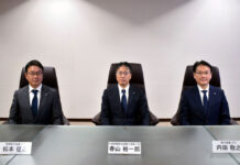 J-オイルミルズ春山社長 次元の異なるコスト環境 油脂、価格引き上げ急ぐ (左から)常務執行役員COO松本征之氏、春山社長、執行役員CFO内田敬之氏