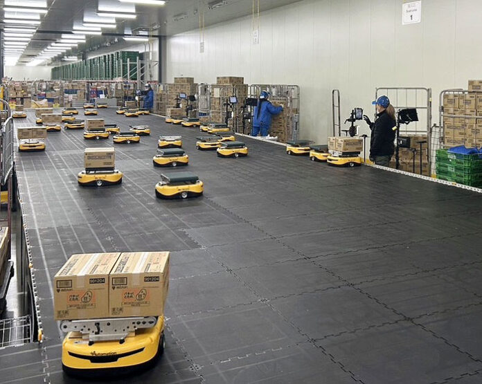 仕分けロボット「ｔ-Sort」