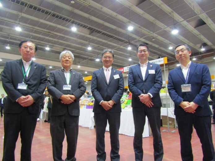 左から仙台支店大野常務取締役仙台支店長、仙台支店清野相談役、関口社長、関口専務、盛岡支店古川取締役盛岡支店長