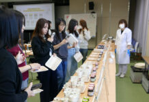 「ごはんですよ!」原料から製造工程まで紹介 桃屋春日部工場で「MOMOフェス」 「ごはんですよ!」原料から製造工程まで紹介 桃屋春日部工場で「MOMOフェス」