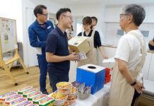 ナガセヴィータ 「世界食料デー」に社内イベント 学給支援国の料理を食堂で提供 チャリティ企画ブース