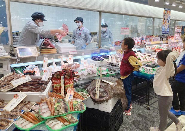 イオン 人気の青森フェアに人だかり 近畿中四国116店で