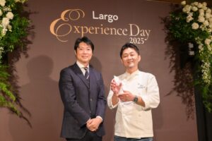 左からUCCコーヒープロフェッショナルの橋本樹一郎社長701nanamaruichiのオーナーシェフの直井一寛氏 左からUCCコーヒープロフェッショナルの橋本樹一郎社長、「701(nanamaruichi)」のオーナーシェフの直井一寛氏