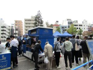 実演・試飲コーナーと10秒チャレンジコーナーを設けている