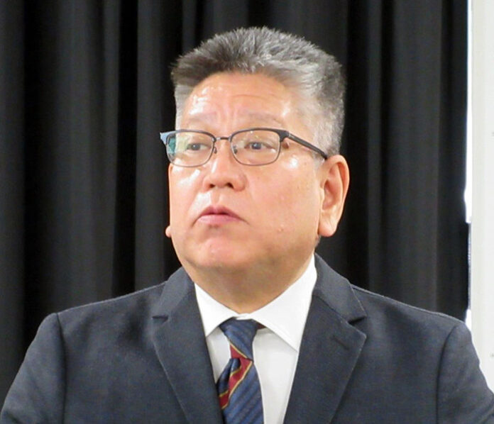 消費拡大へ期待を語る成田英樹会長