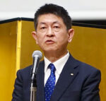 あいさつする柄木田豊理事長